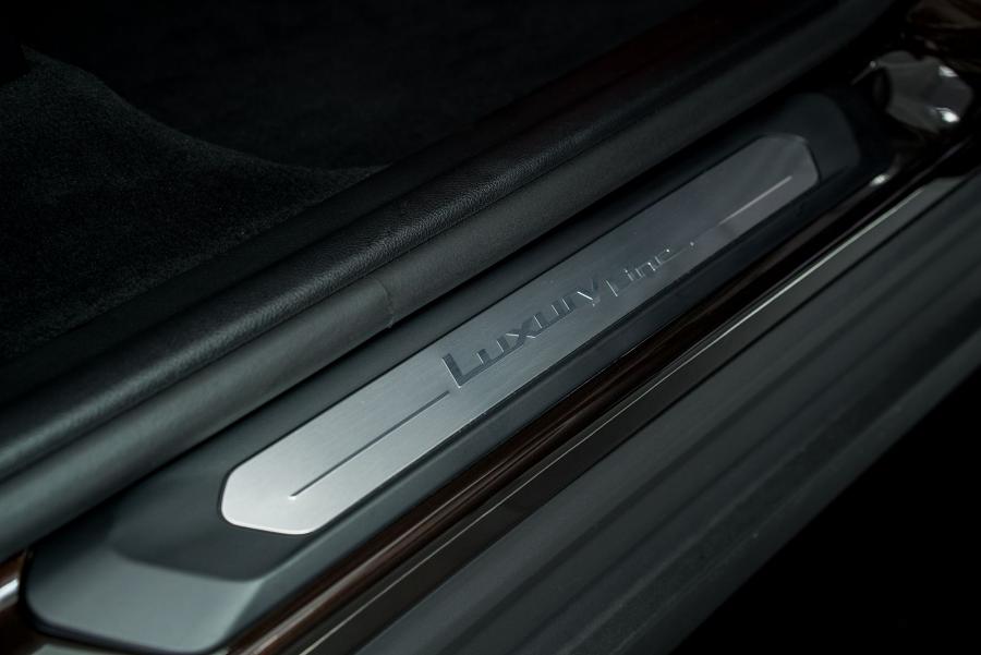 Детали интерьера BMW X3 xDrive30i Luxury Line (G01) 2018 года  (MY) (фото 9 из 23)